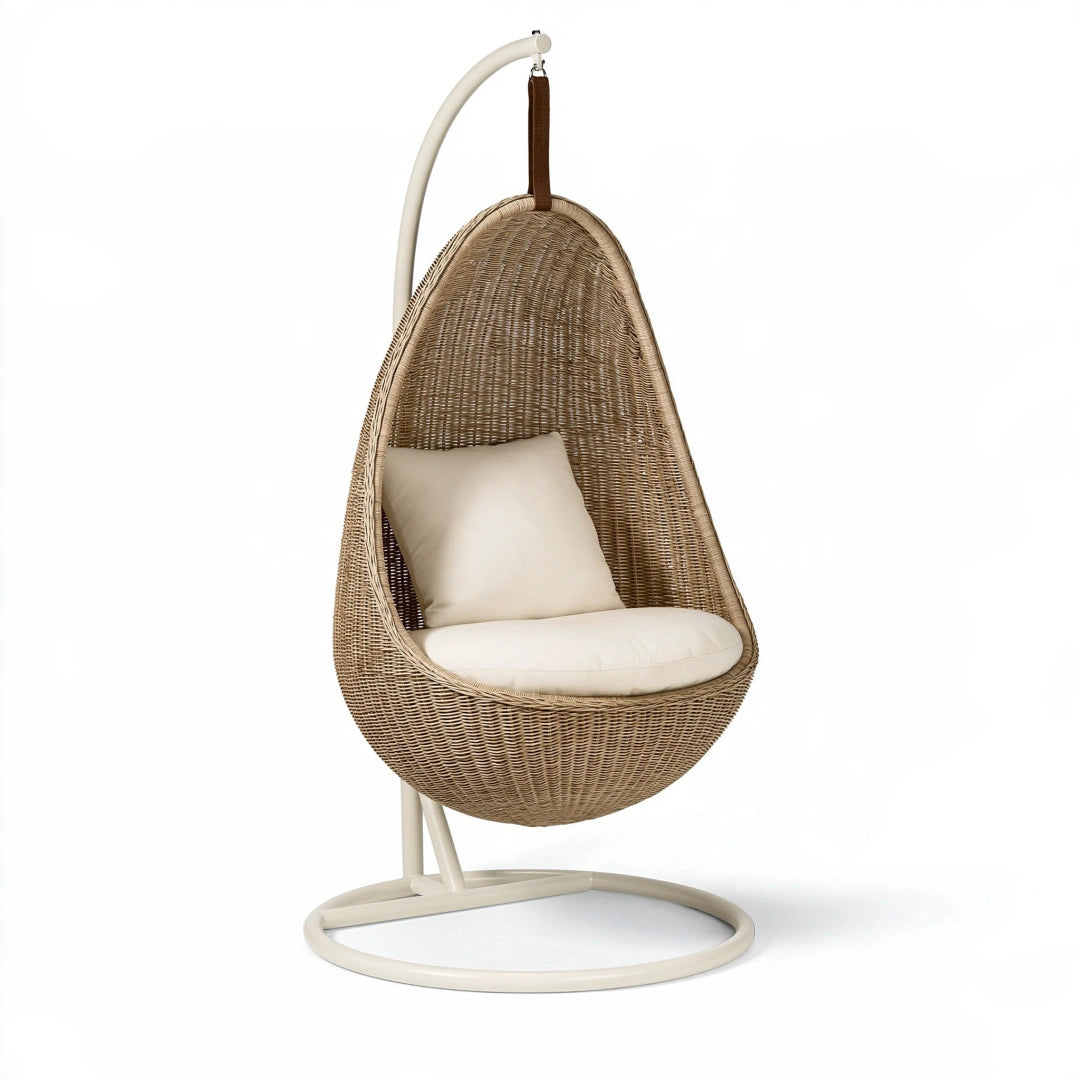 Hängesessel 105 x 105 x 195 cm aus geflochtenem Rattan in Natur mit Metallgestell