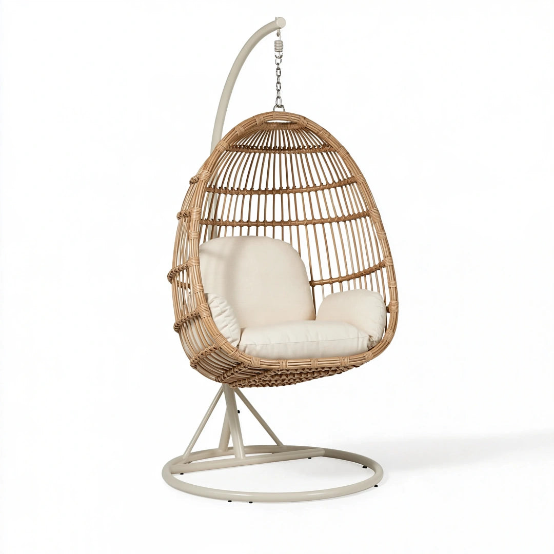 Hängesessel 105 x 105 x 195 cm aus Rattan Natur mit Metallgestell im Boho-Stil